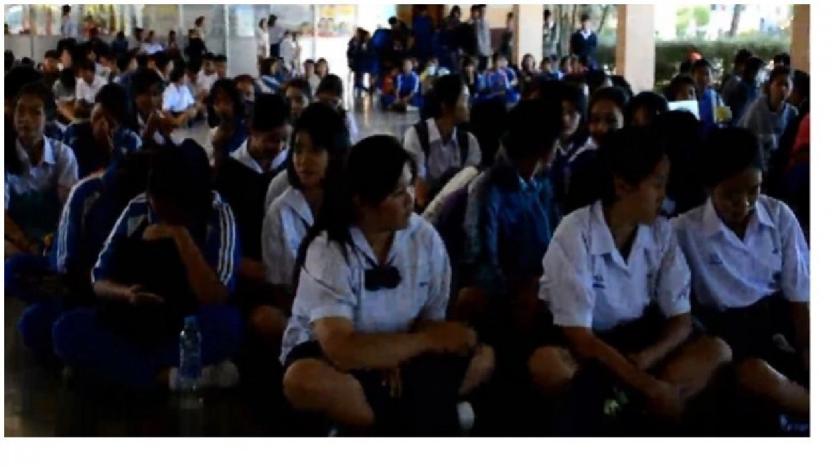 ฮือ!!ไล่รอง ผอ.ร.ร.ดัง เหตุปิดกิฬาสีเร็ว!! ฮือ!!ไล่รอง ผอ.ร.ร.ดัง เหตุปิดกิฬาสีเร็ว!!