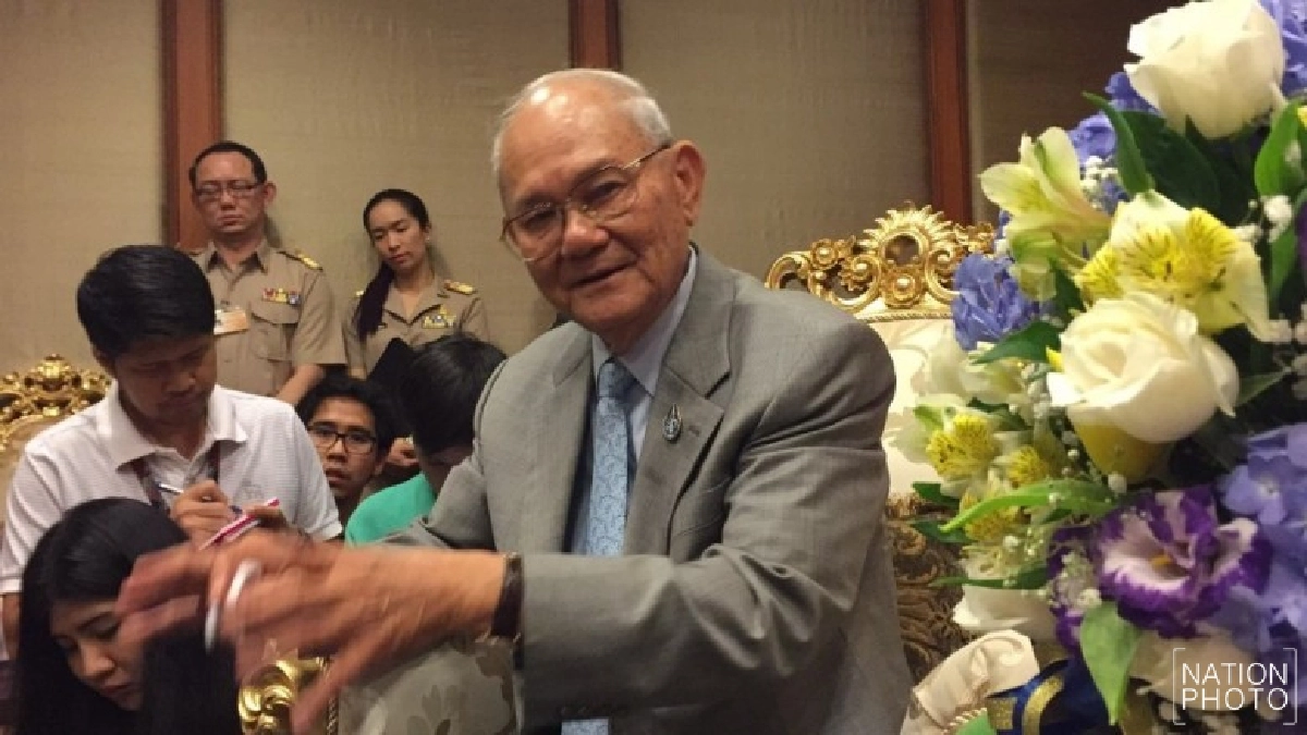 "มีชัย" ยังไม่สรุปตั้ง กมธ.ร่วม3ฝ่าย ปรับร่างพ.ร.ป.ศาลรธน.