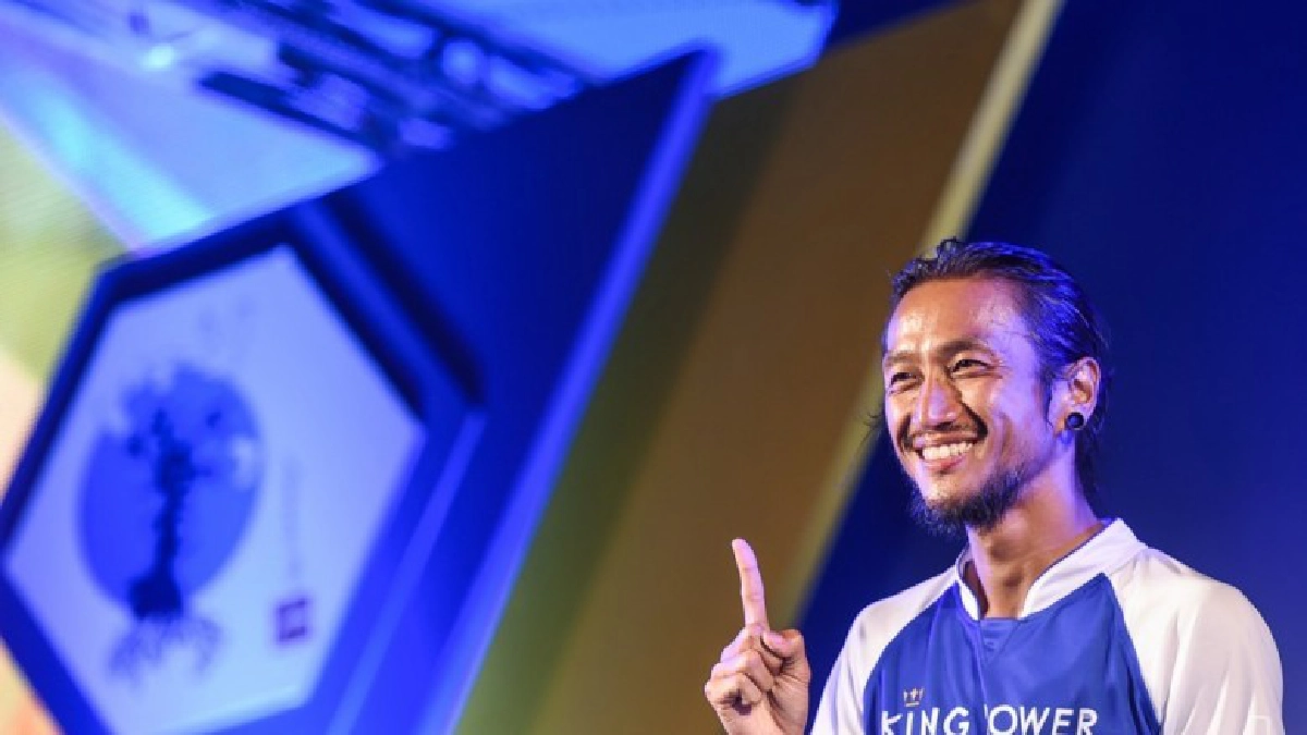 ‘ตูนบอดี้สแลม’ถึงกทม. เปิดใจการวิ่ง33วัน‘ก้าวคนละก้าว’(คลิป) ‘ตูนบอดี้สแลม’ถึงกทม. เปิดใจการวิ่ง33วัน‘ก้าวคนละก้าว’(คลิป)