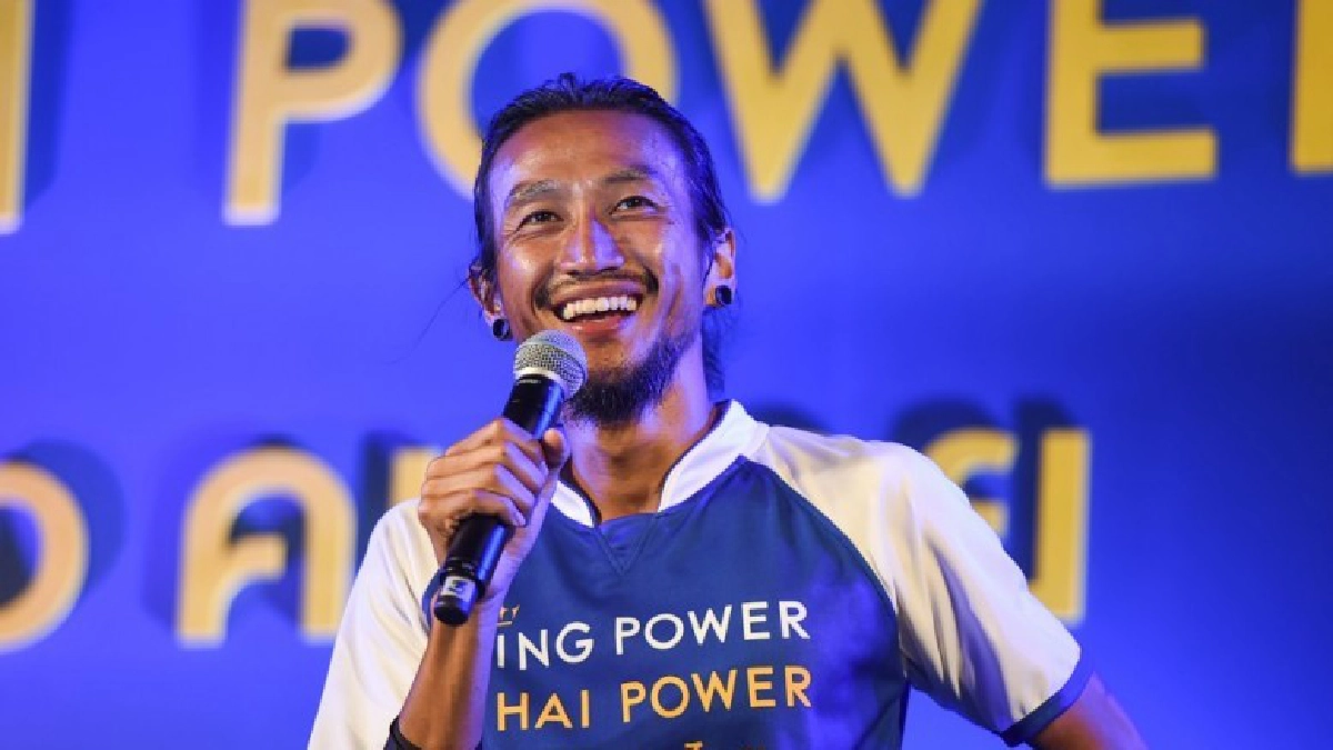 "วาร์ดี"ให้กำลังใจตูนวิ่งโครงการก้าว (คลิป) "วาร์ดี"ให้กำลังใจตูนวิ่งโครงการก้าว (คลิป)
