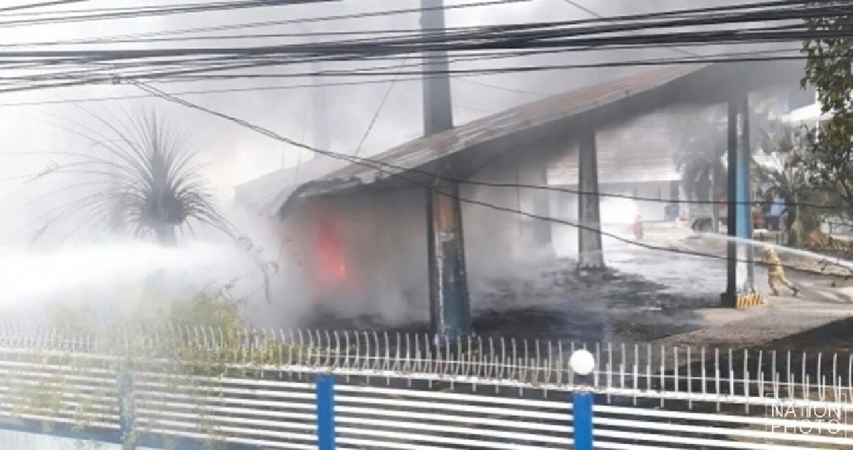 ไฟไหม้โกดังเก็บโฟมม้วนเสียหาย 5 ล้านบาท ไฟไหม้โกดังเก็บโฟมม้วนเสียหาย 5 ล้านบาท