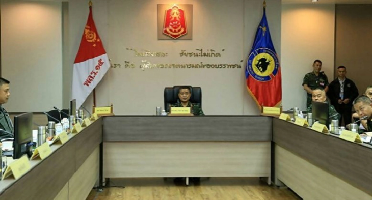 ผบ.ทบ. ลงพื้นที่ปัตตานีเตรียมความพร้อมรับเสด็จ ร.10 ผบ.ทบ. ลงพื้นที่ปัตตานีเตรียมความพร้อมรับเสด็จ ร.10