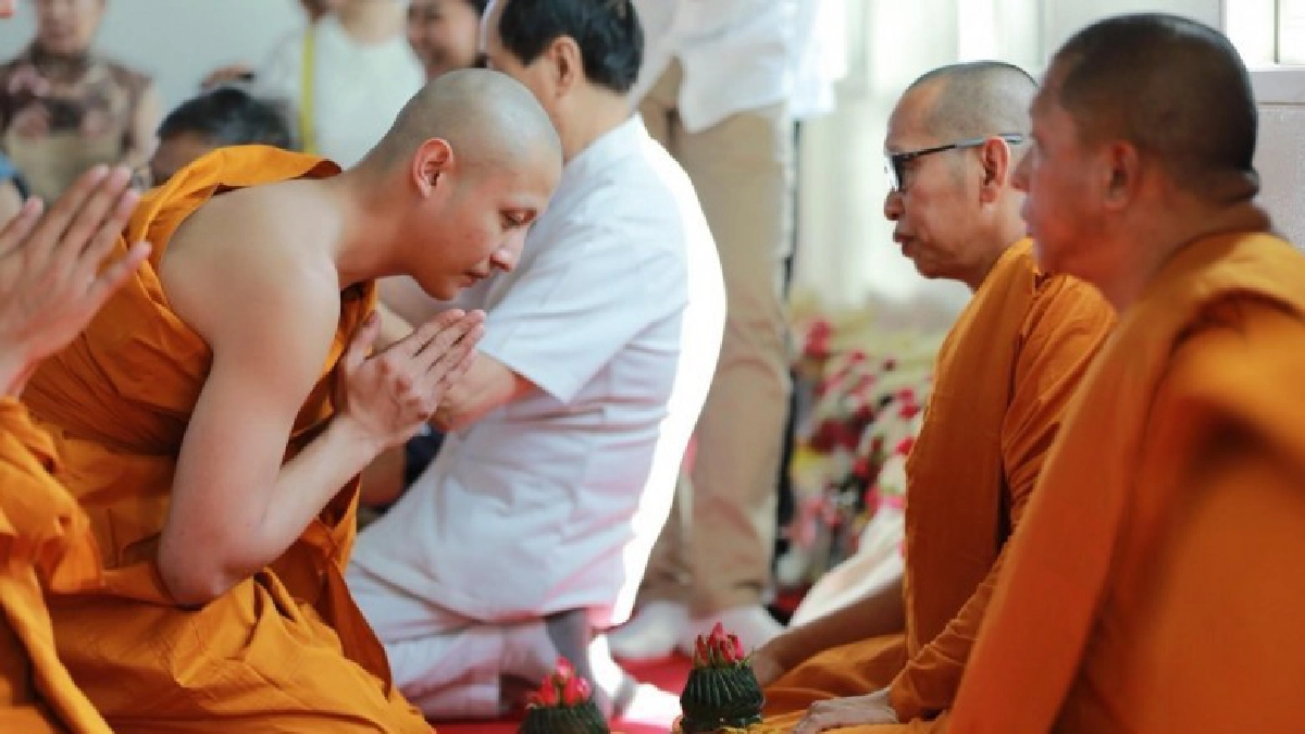 'ขุน' บวชทดแทนบุญบุพการี 'ขุน' บวชทดแทนบุญบุพการี