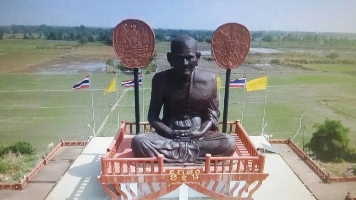 พิจิตร หยุดยาวสักการะหลวงพ่อเงินองค์ใหญ่เพิ่มสิริมงคล พิจิตร หยุดยาวสักการะหลวงพ่อเงินองค์ใหญ่เพิ่มสิริมงคล