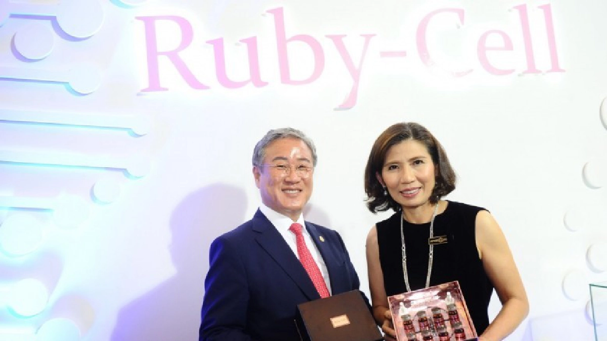 เปิดตัวผลิตภัณฑ์บำรุงผิวหน้า “Ruby Cell” เปิดตัวผลิตภัณฑ์บำรุงผิวหน้า “Ruby Cell”