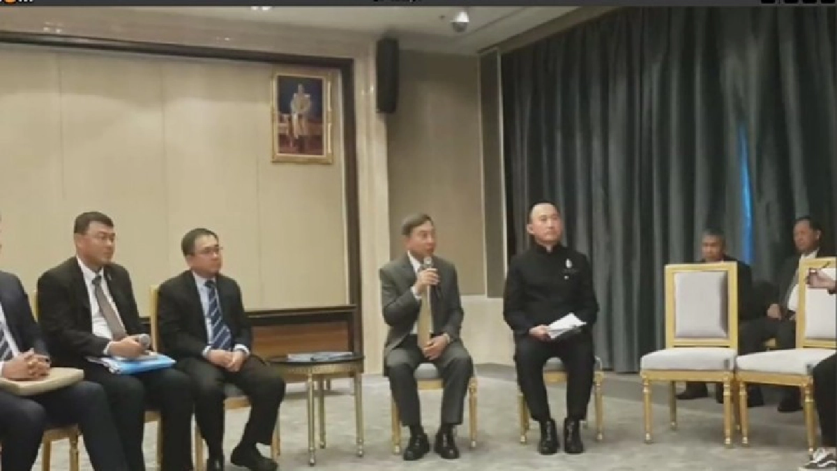 รัฐบาลขาลง ? "ประจิน" ขอความเป็นธรรมให้ นายกฯ รัฐบาลขาลง ? "ประจิน" ขอความเป็นธรรมให้ นายกฯ