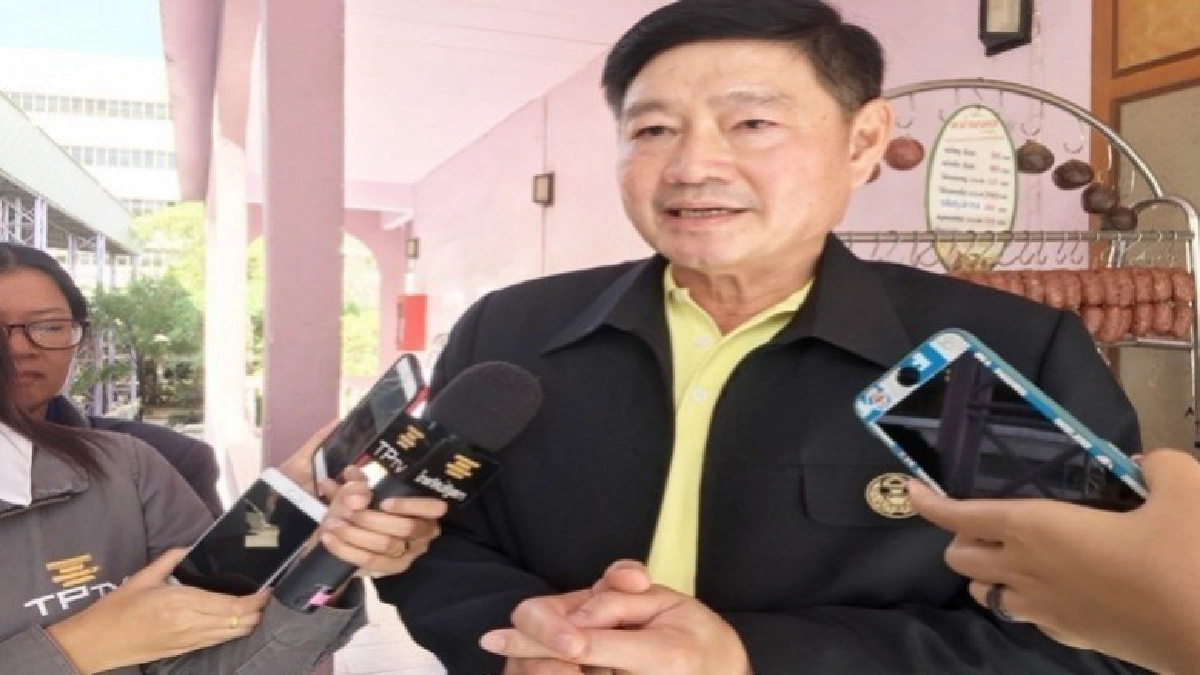 "พีระศักดิ์" ยัน ไม่คบคิดแก้กม.พรรคการเมือง