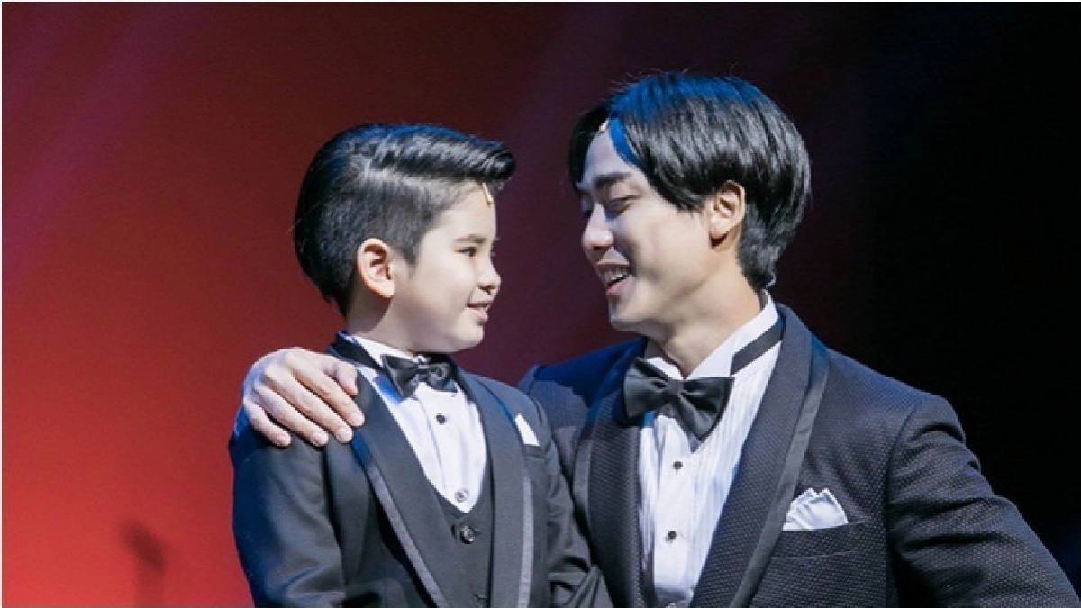 'ฮัท' และ  'รถบัส' คู่จิ้นต่างวัยในกองศรีอโยธยา