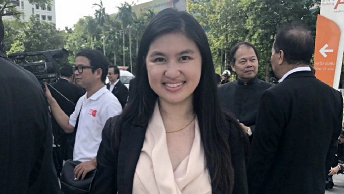 "หมวดเจี๊ยบ"อ่วมคสช.แจ้งเพิ่มอีก 2 ข้อหา "หมวดเจี๊ยบ"อ่วมคสช.แจ้งเพิ่มอีก 2 ข้อหา