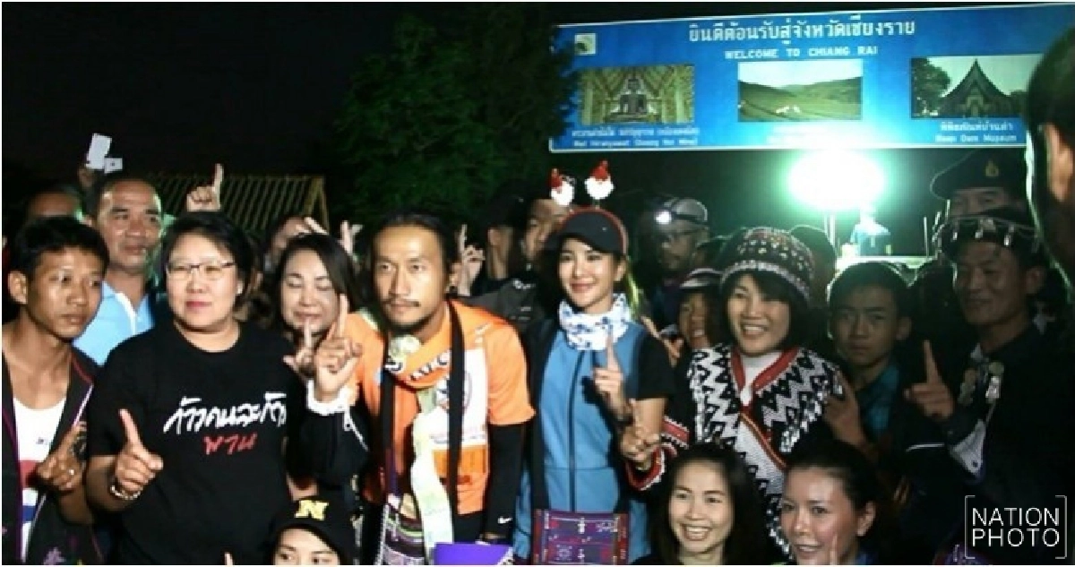'ตูน'วิ่งฝ่าอากาศหนาว 8 องศา 'ตูน'วิ่งฝ่าอากาศหนาว 8 องศา