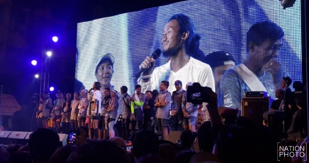 ‘ตูน’ ตื้นตันใจขอบคุณคนไทย ‘ก้าวคนละก้าว’ สำเร็จ !! ‘ตูน’ ตื้นตันใจขอบคุณคนไทย ‘ก้าวคนละก้าว’ สำเร็จ !!
