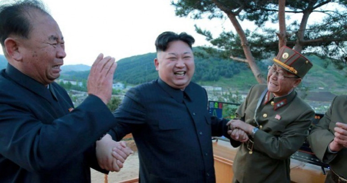 สหรัฐคว่ำบาตรสองมือขวา”คิมจองอึน” 