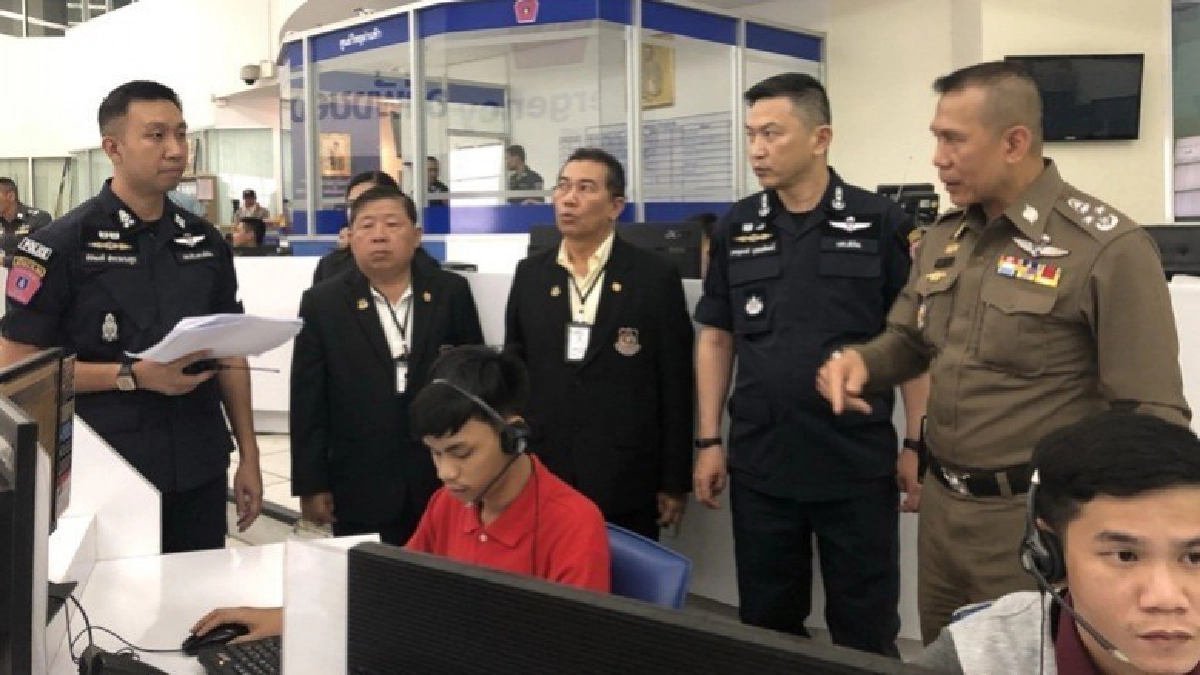 รองผบ.ตร.ให้กำลังใจตำรวจจราจร รองผบ.ตร.ให้กำลังใจตำรวจจราจร