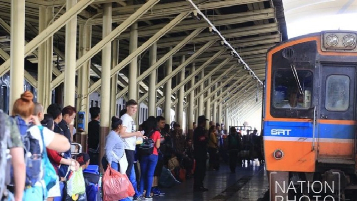 การเดินทางกลับช่วงเทศกาลปีใหม่ สถานีรถไฟหัวลำโพง (ภาพชุด)