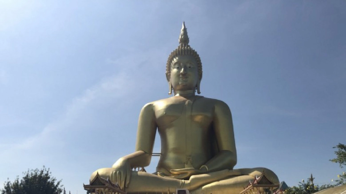 แห่ขอพรพระพุทธรูปใหญ่ที่สุดในโลก เพื่อเป็นศิริมงคลปีใหม่ แห่ขอพรพระพุทธรูปใหญ่ที่สุดในโลก เพื่อเป็นศิริมงคลปีใหม่