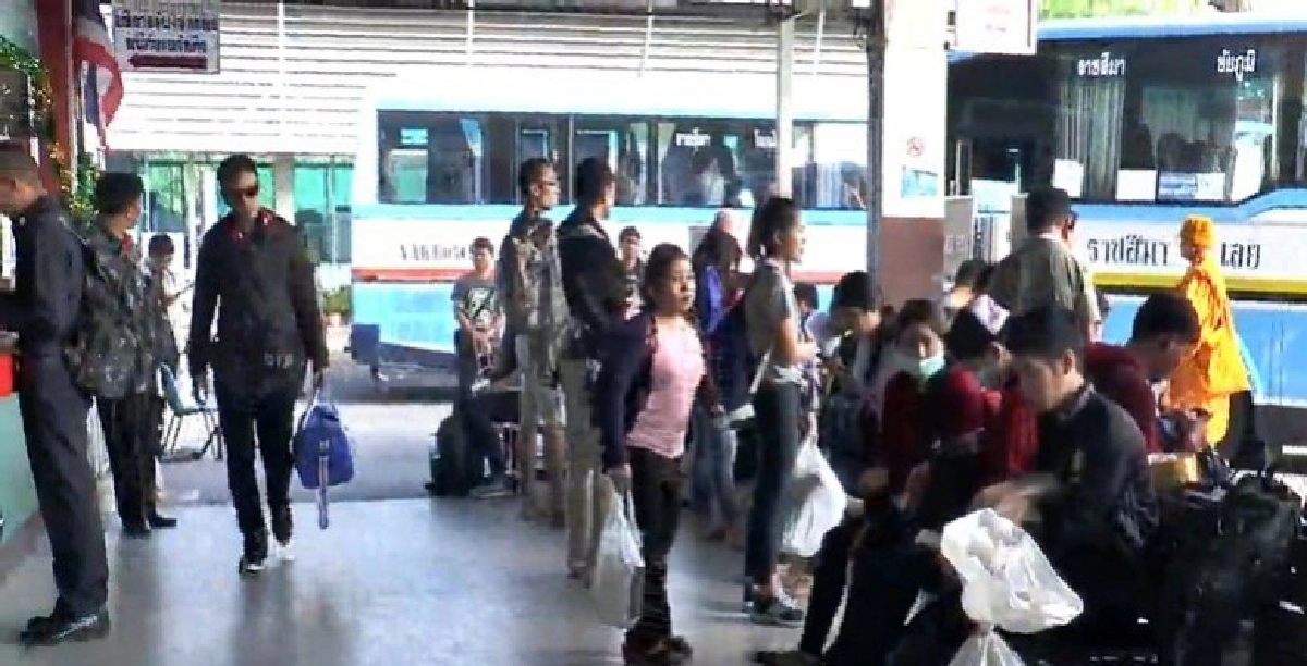 บขส.โคราชแน่น!!ตั๋วรถเต็มถึงเที่ยงคืน บขส.โคราชแน่น!!ตั๋วรถเต็มถึงเที่ยงคืน
