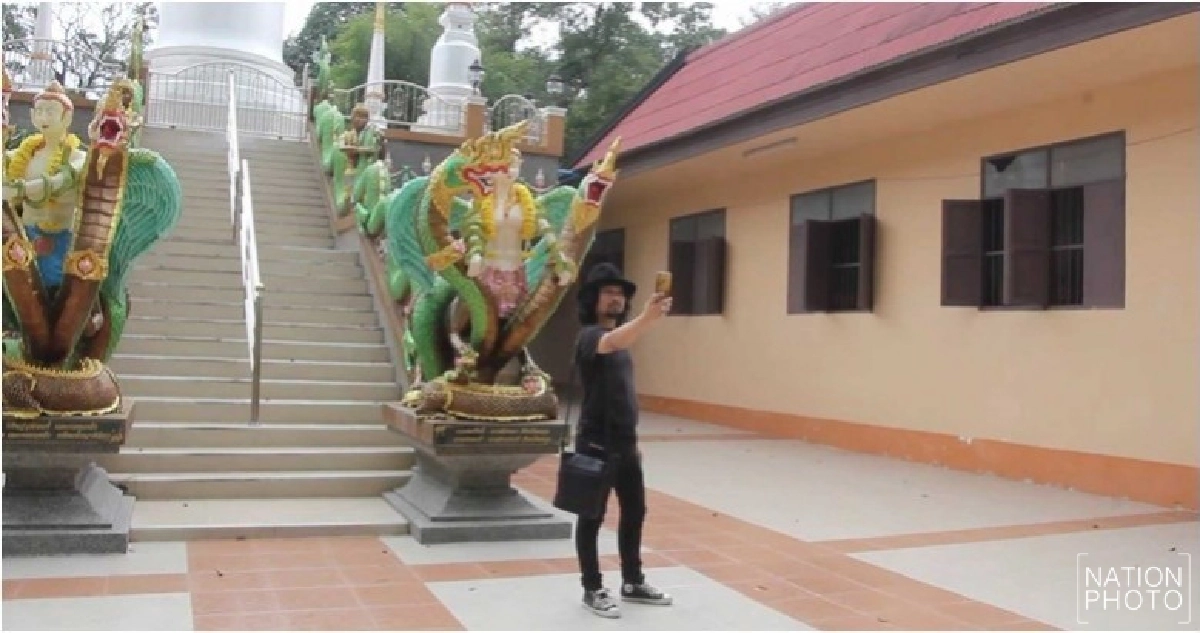 ยังอยู่นครศรีธรรมราช! 'เสก โลโซ'ตระเวนไหว้สิ่งศักดิ์สิทธิ์ ยังอยู่นครศรีธรรมราช! 'เสก โลโซ'ตระเวนไหว้สิ่งศักดิ์สิทธิ์