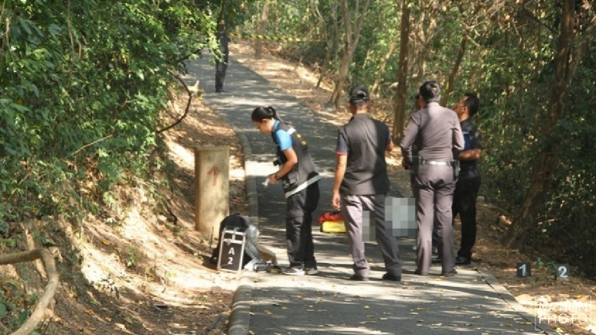 เข็มขัดรัดคอ-จุดไฟเผาขาหนุ่มใหญ่เยอรมัน