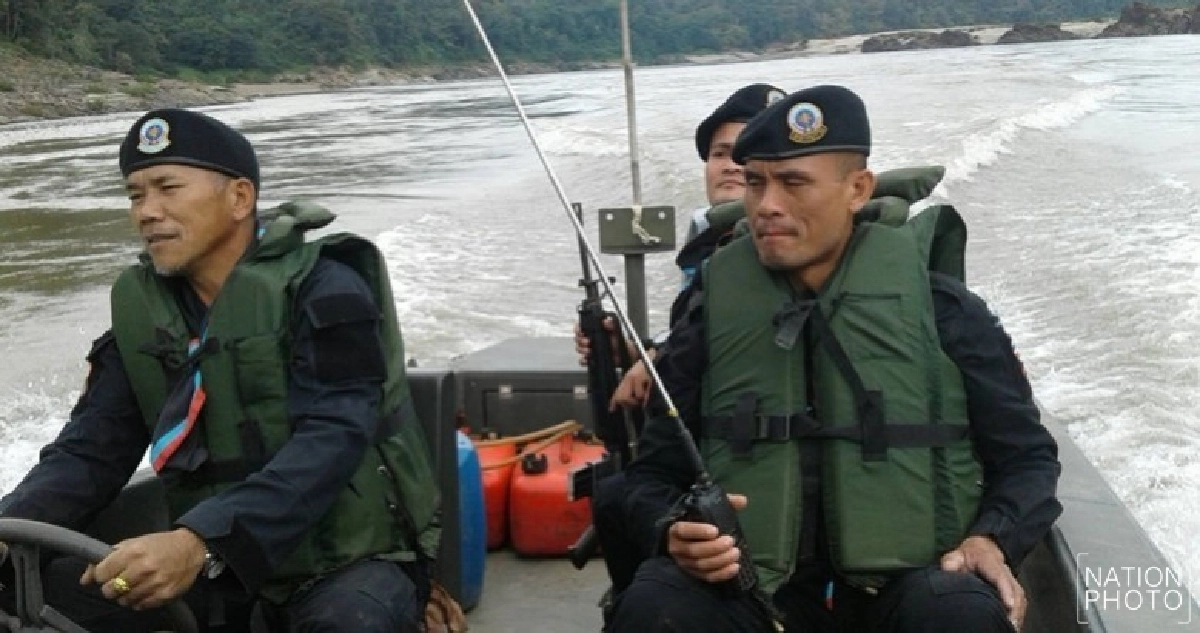 เรือล่มกลางสาละวินหาย 3 ยังหาไม่พบ เรือล่มกลางสาละวินหาย 3 ยังหาไม่พบ
