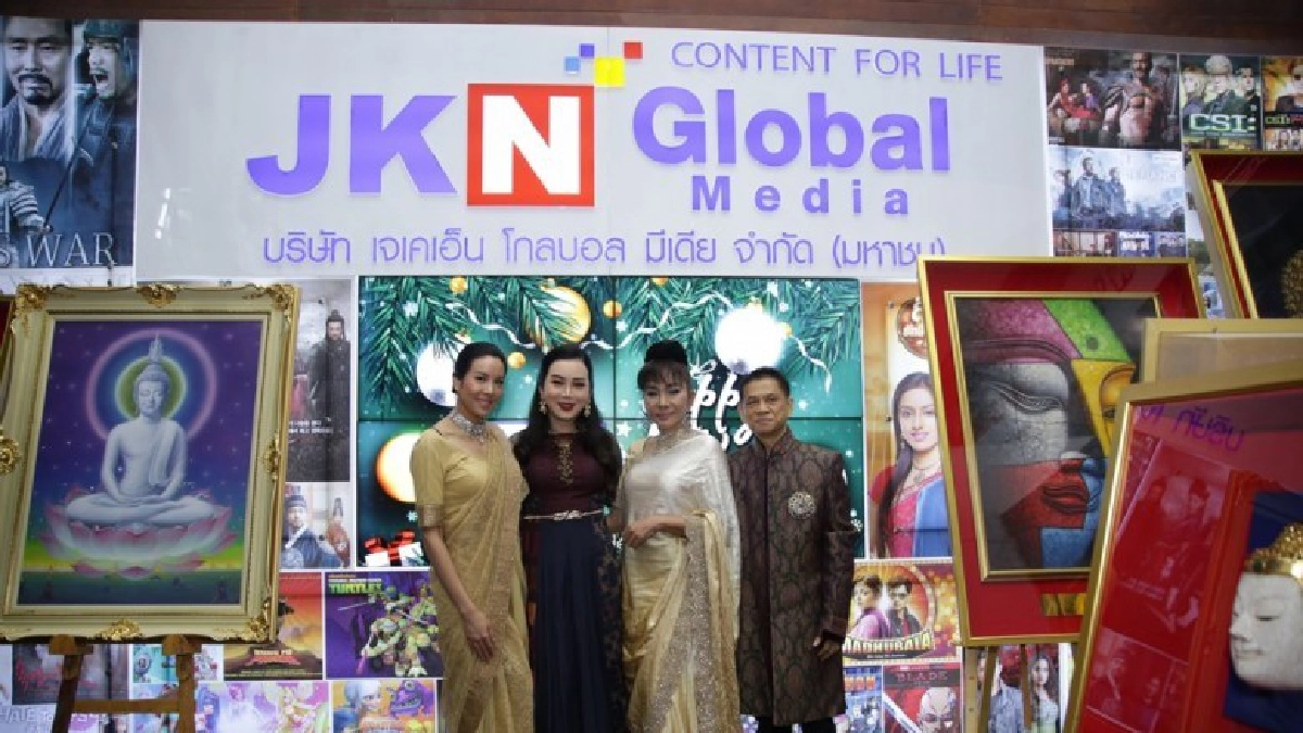 “แอน" จักรพงษ์  ทุ่มพันล้าน เปิด JKN. GALLERY SALAYA