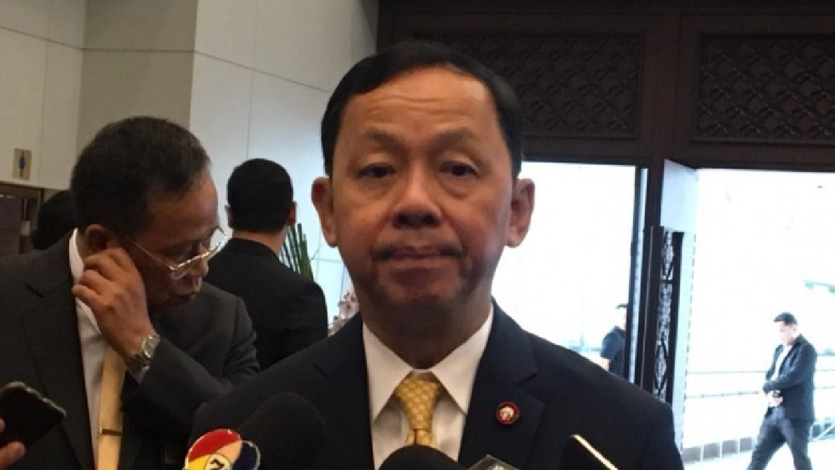 "วัชรพล"ปัด"บิ๊กป้อม"ปรึกษาข้อกฎหมายปม"นาฬิกาหรู" "วัชรพล"ปัด"บิ๊กป้อม"ปรึกษาข้อกฎหมายปม"นาฬิกาหรู"