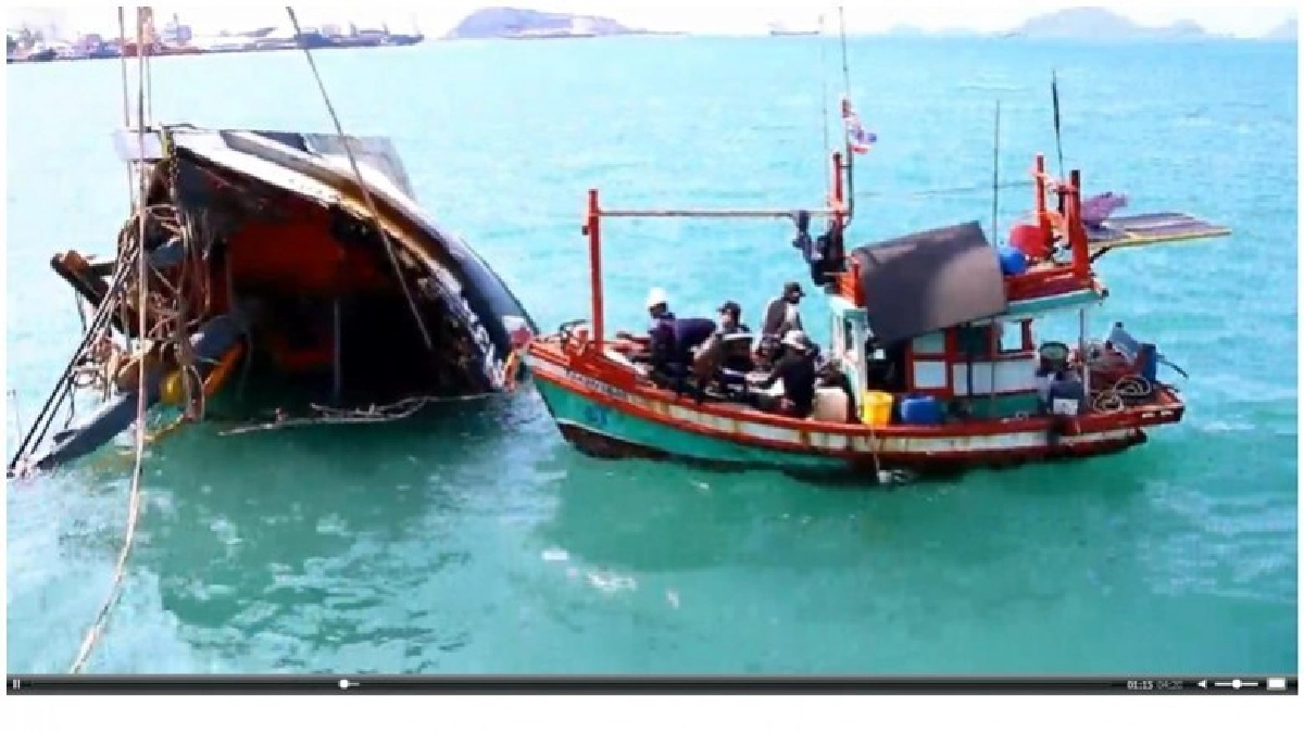 กองทัพเรือ กู้ยกเรือประมงมรณะ 4 ศพ (คลิป) กองทัพเรือ กู้ยกเรือประมงมรณะ 4 ศพ (คลิป)