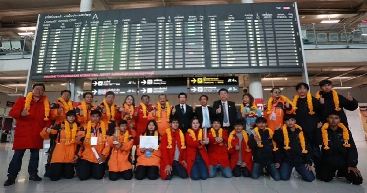 แชมป์โลกแกะสลักหิมะ 9 สมัย กลับถึงไทยแล้ว
