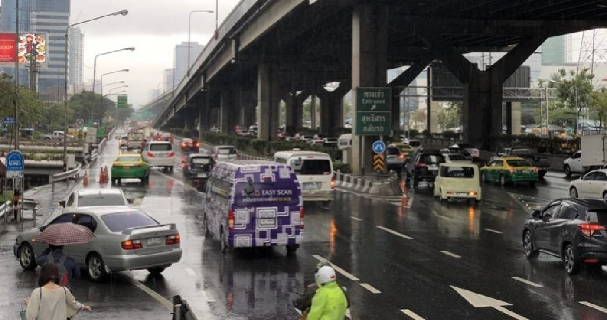 ถนนวิภาวดีขาเข้ายังหนึบ ถนนวิภาวดีขาเข้ายังหนึบ