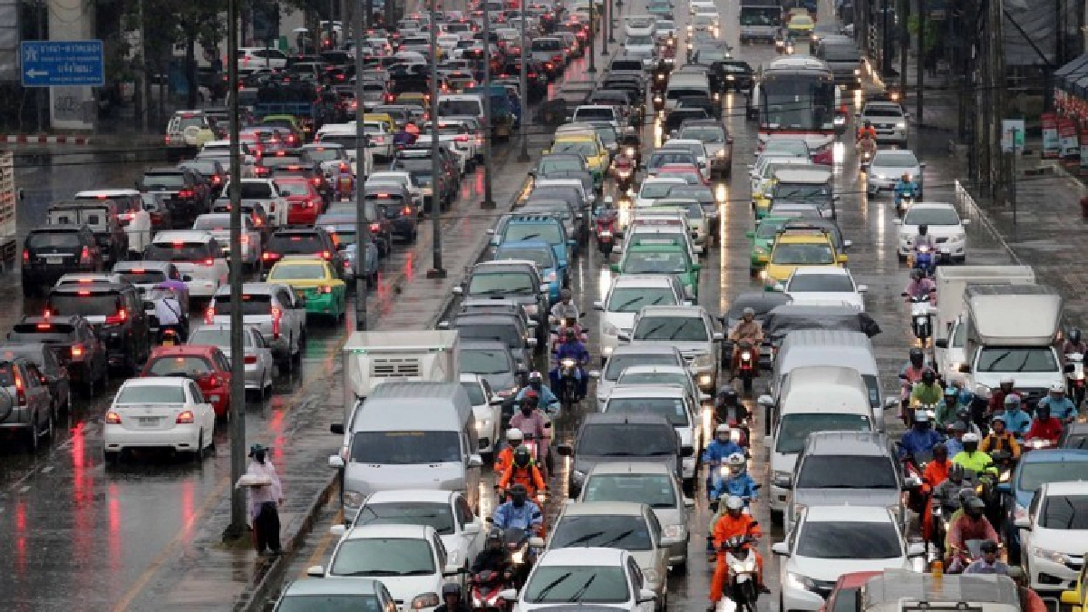 ฝนถล่มรับอรุณ "จราจรกรุงเทพฯโคม่า" !! (ภาพชุด) ฝนถล่มรับอรุณ "จราจรกรุงเทพฯโคม่า" !! (ภาพชุด)