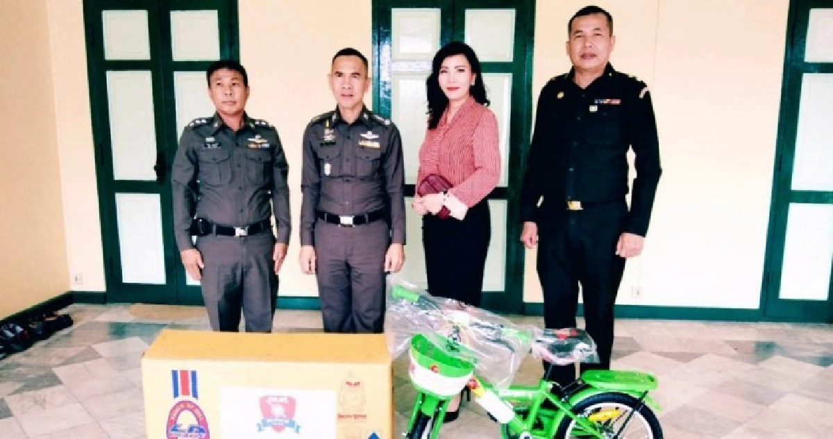 กต.ตร.ประเวศมอบจักรยานลุ้นรางวัลวันเด็ก