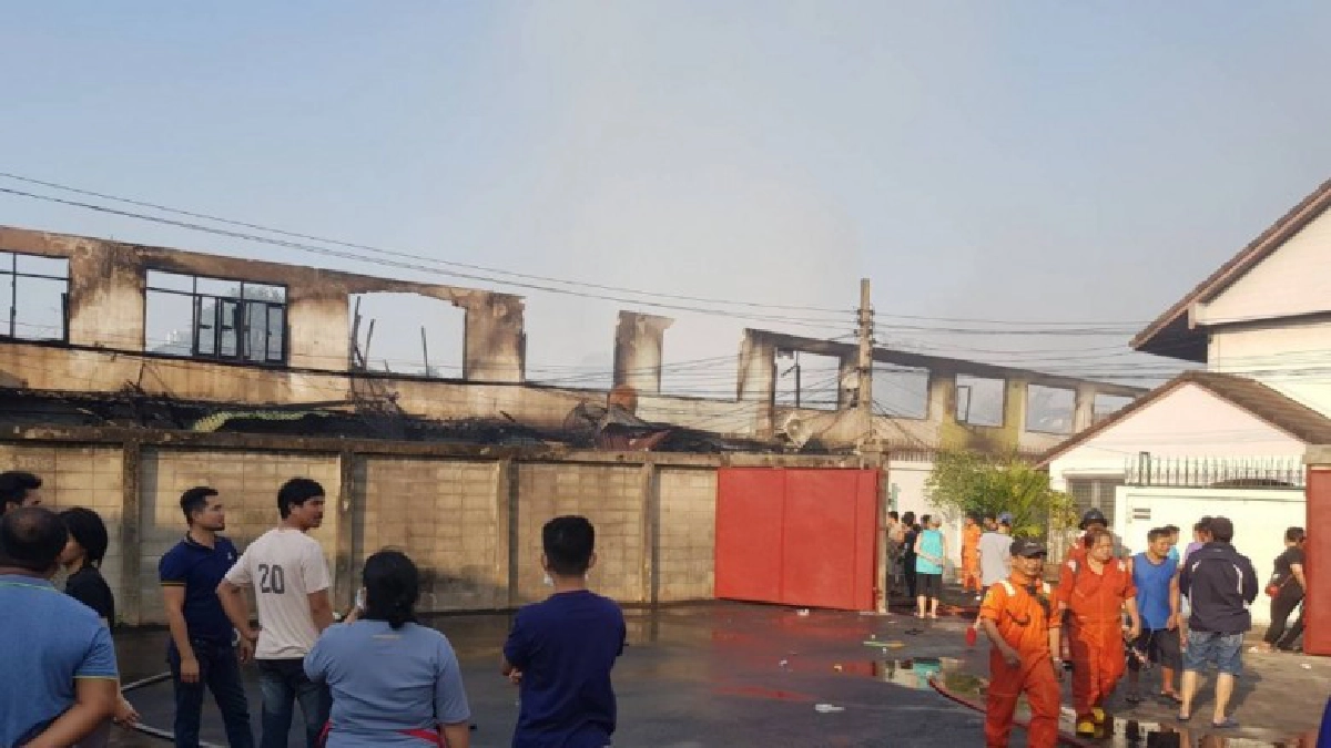 เพลิงไหม้ ชุมชน“ซอยสมเด็จพระเจ้าตากสิน 23” วอด30หลังคาเรือน