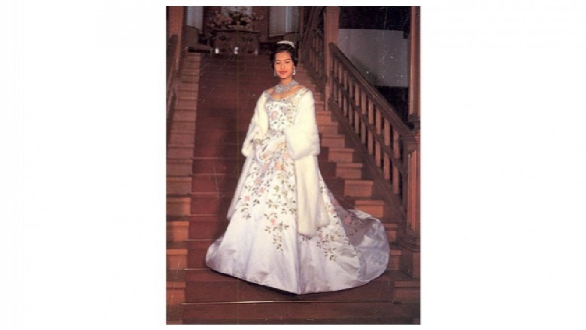 พิพิธภัณฑ์ผ้าฯ เปิดฉลองพระองค์ชุดราตรี พิพิธภัณฑ์ผ้าฯ เปิดฉลองพระองค์ชุดราตรี