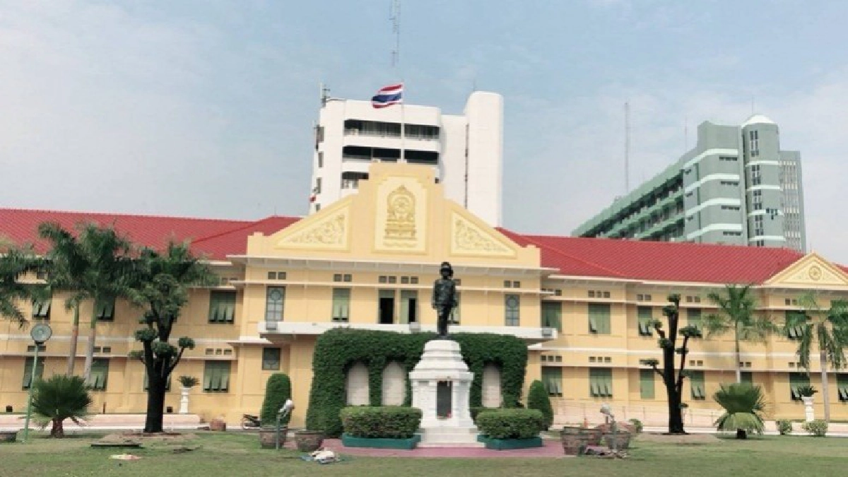 ชมต้นตะโกดัดจากพิธีถวายพระเพลิงพระบรมศพในหลวงร.9 ชมต้นตะโกดัดจากพิธีถวายพระเพลิงพระบรมศพในหลวงร.9