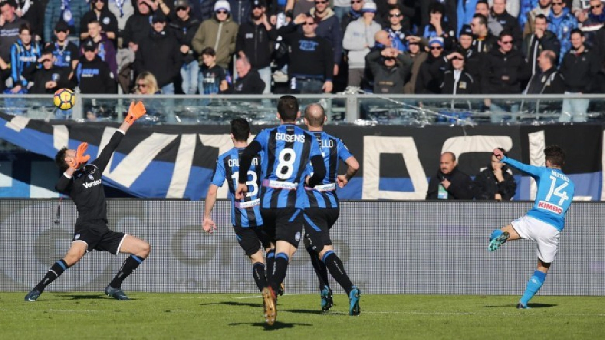 นาโปลีเฉือนหวิว1-0ยึดฝูงเหนียวแถมทิ้ง4แต้ม นาโปลีเฉือนหวิว1-0ยึดฝูงเหนียวแถมทิ้ง4แต้ม