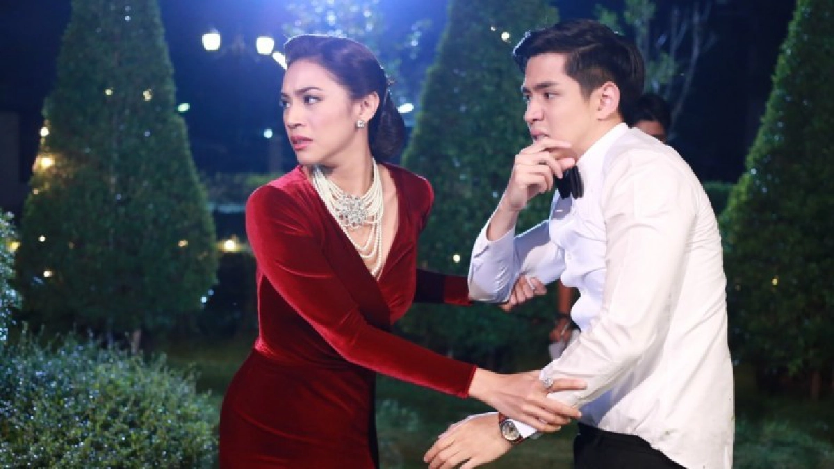   “นุ่น”หวิดดับ!! “ฟิล์ม” โดดช่วยชีวิต                      