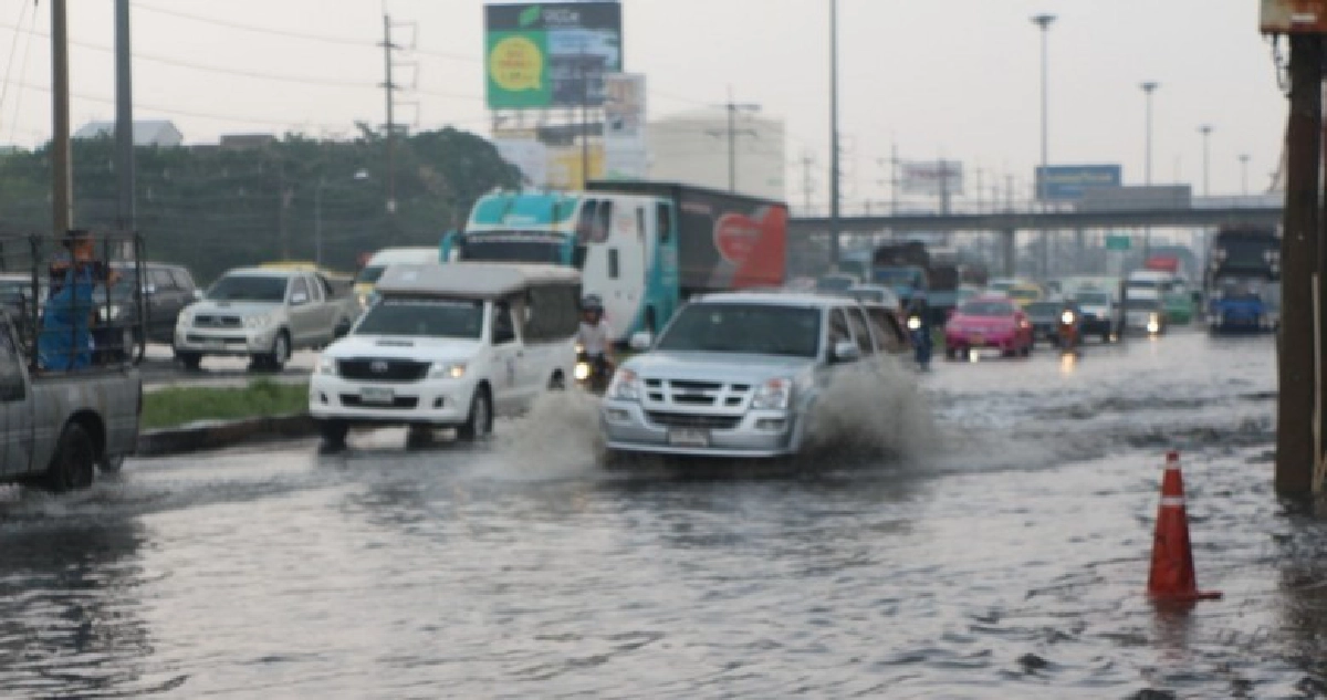 ฝนตก 1 ชม.จราจรติดขัดหนัก ฝนตก 1 ชม.จราจรติดขัดหนัก