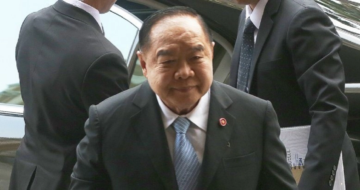 “บิ๊กป้อม”รูดซิปงดจ้อบอดี้การ์ดกันสื่อเข้าใกล้ 