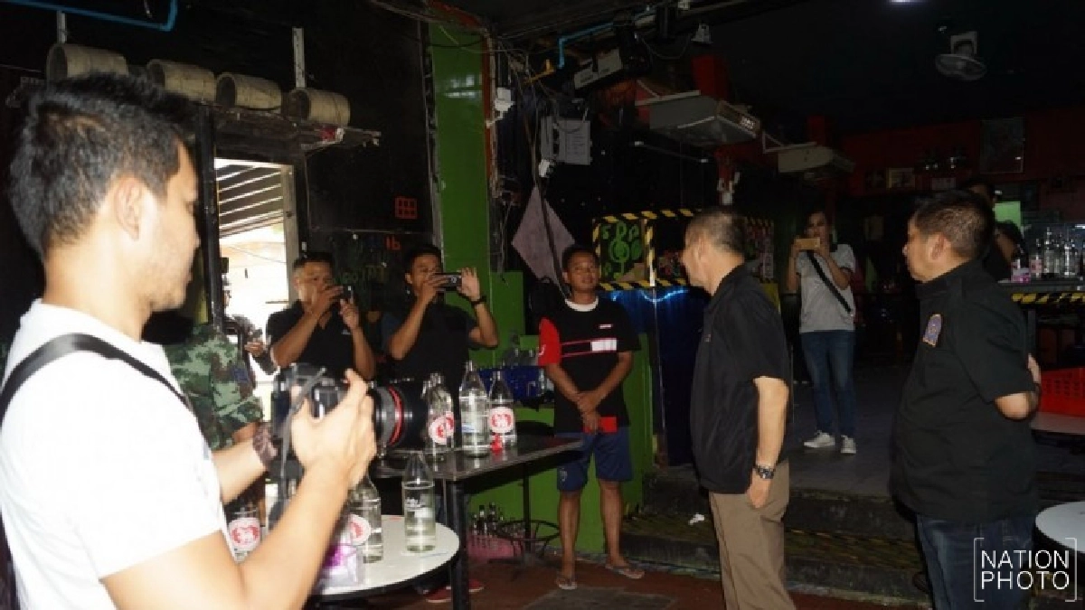 "โจ๋ สมุทรปราการโหด" ยิงถล่มร้านเอาคืนการ์ด "คอเล่าผับ"