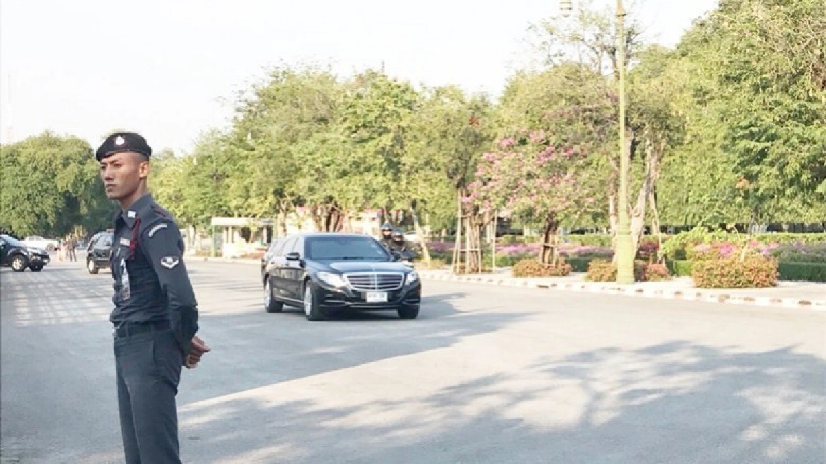 "นายกฯ"เลี่ยง"ม๊อบถ่านหิน"หน้าทำเนียบฯ "นายกฯ"เลี่ยง"ม๊อบถ่านหิน"หน้าทำเนียบฯ