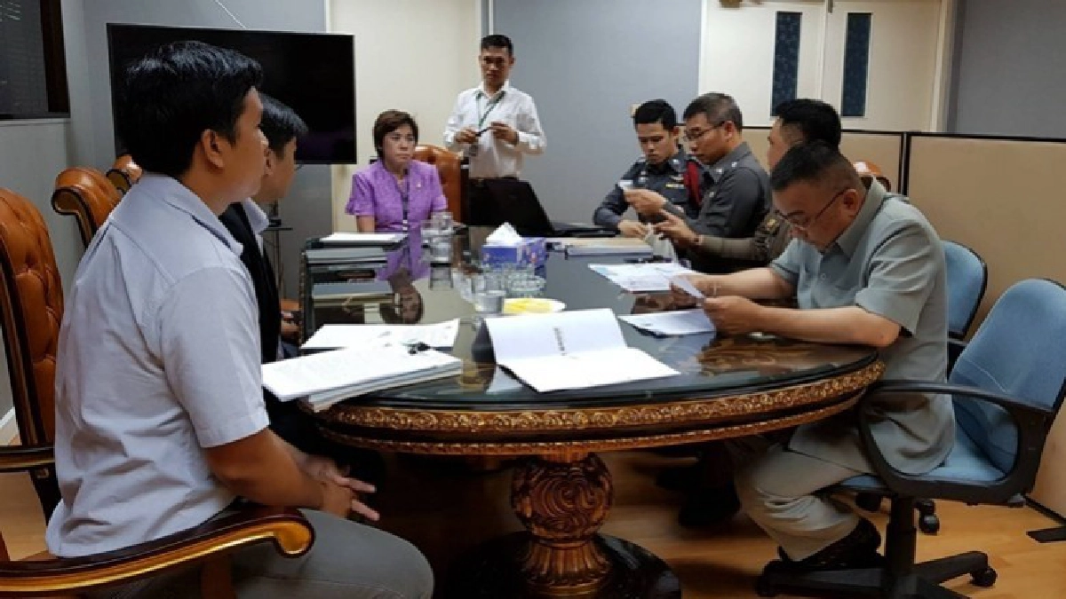 เรียกสอบ ‘ผอ.เขตปทุมวัน’ ปล่อยม็อบใช้พื้นที่ เรียกสอบ ‘ผอ.เขตปทุมวัน’ ปล่อยม็อบใช้พื้นที่