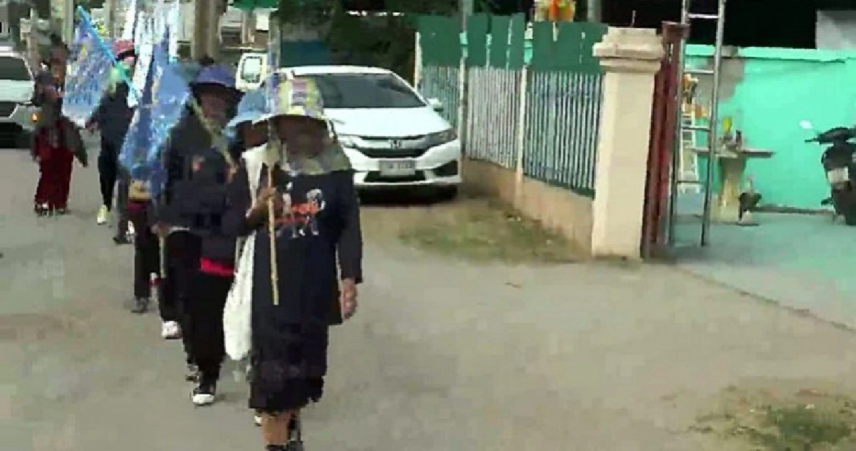 'วีวอล์ก'เดินต่อ ปักหมุดสิ้นสุด'ลานย่าโม' 'วีวอล์ก'เดินต่อ ปักหมุดสิ้นสุด'ลานย่าโม'