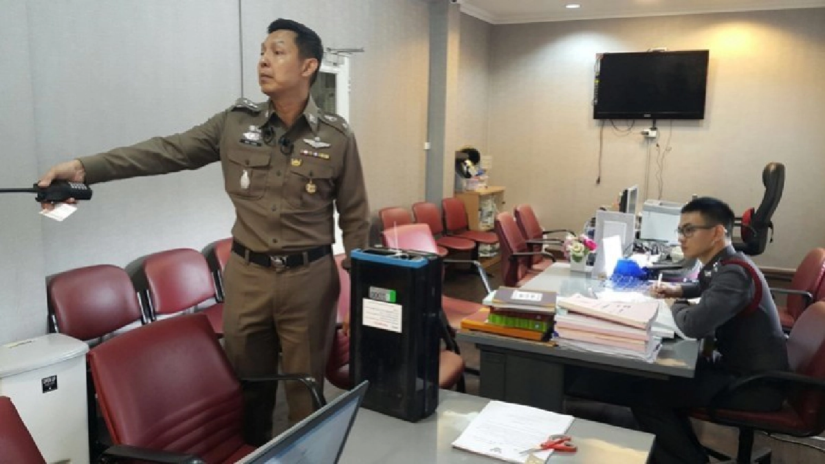 สุดสะเพร่า !! ลืมกล่องเงิน 1.5 ล้านไว้ข้างตู้เอทีเอ็ม