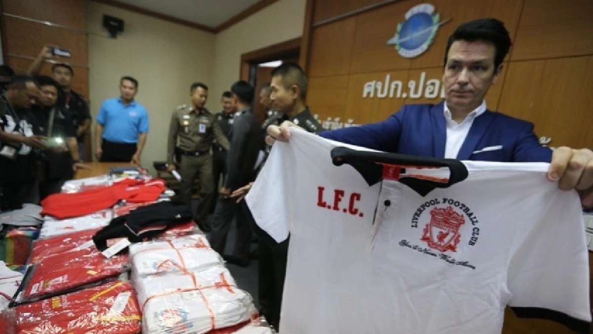 ปอศ.จับเสื้อ ‘ลิเวอร์พูล’ ปลอม ยึดกว่า 1 พันตัว
