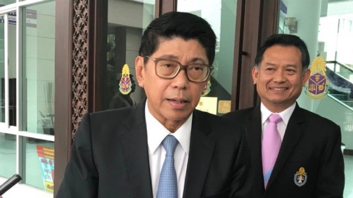 'วิษณุ'แจงสามี-ลูก"ยิ่งลักษณ์ อยู่บ้านต่อได้จนกว่าขายทอดตลอด