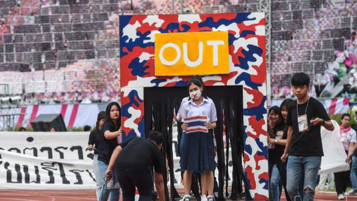 ยลโฉม “หุ่นล้อการเมือง”(ภาพชุด)