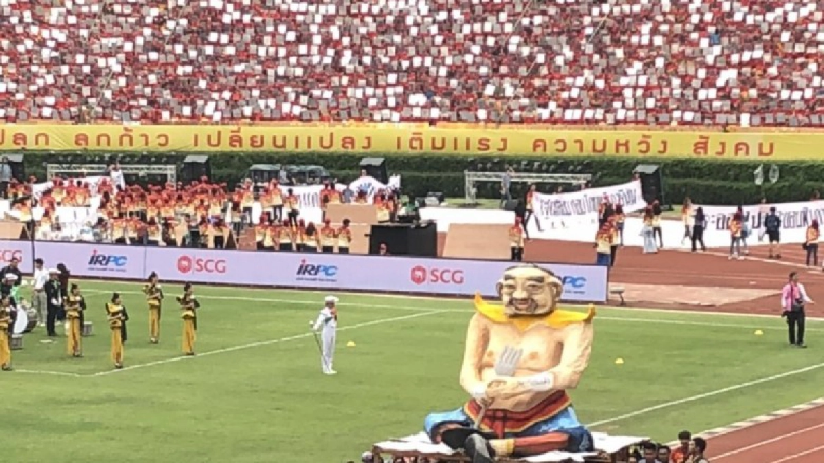 หุ่นล้อการเมือง มธ. เคลื่อนเข้าสนามไร้ปัญหา จนท. ไม่ขัดขวาง หุ่นล้อการเมือง มธ. เคลื่อนเข้าสนามไร้ปัญหา จนท. ไม่ขัดขวาง