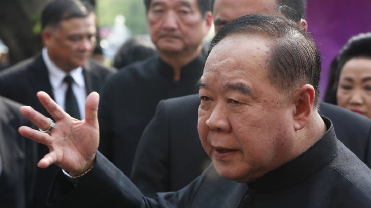 พท.เชื่อบิ๊กป้อมไม่ลาออก-มธ.แจงหุ่นล้อไม่เจตนาการเมือง