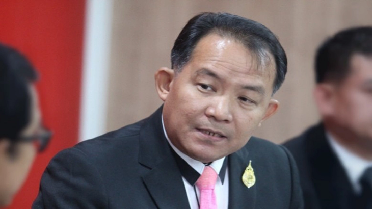 "ศรีสุวรรณ" ยุ "บิ๊กป้อม" โชว์สปิริตลาออก "ศรีสุวรรณ" ยุ "บิ๊กป้อม" โชว์สปิริตลาออก