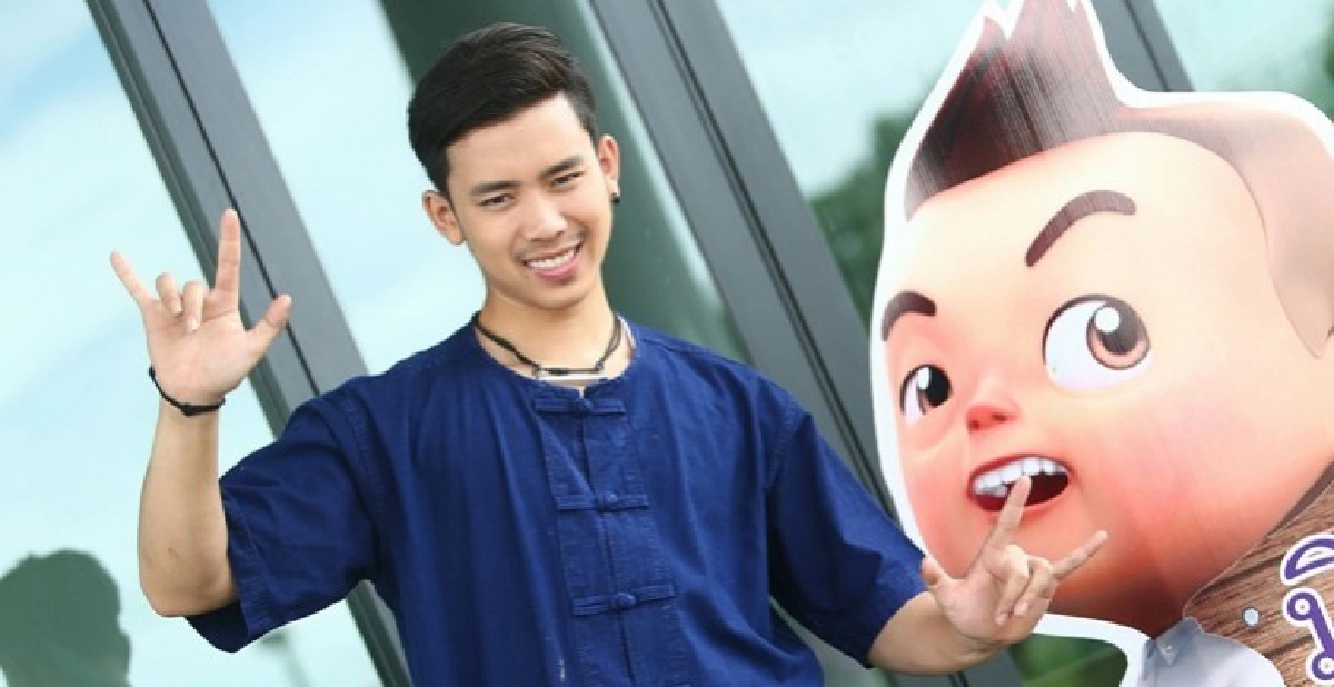 ‘เบิ้ล ปทุมราช’ อิมพอร์ตโปรดิวเซอร์จากลาว ‘เบิ้ล ปทุมราช’ อิมพอร์ตโปรดิวเซอร์จากลาว
