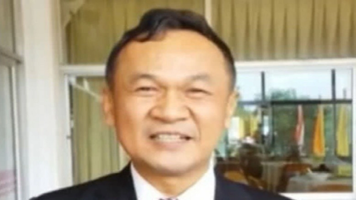 "พนม ศรศิลป์"มอบตัวสู้คดีเงินทอนวัด "พนม ศรศิลป์"มอบตัวสู้คดีเงินทอนวัด